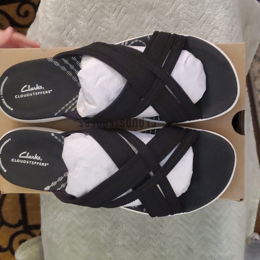 🔖💥SALE 💥 NWT- Clarks Cloudsteppers - Sz 11